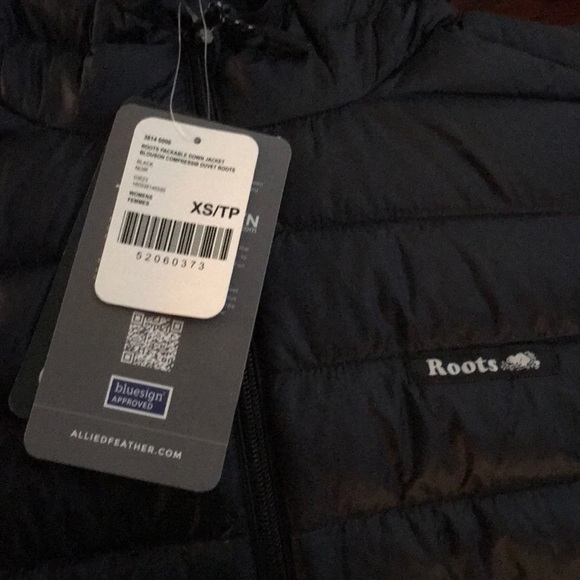Roots Packabke Down Jacket - Picture 7 of 7